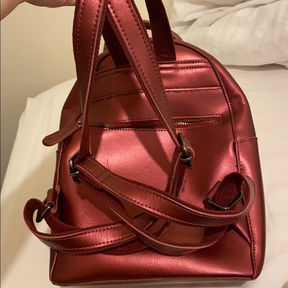 Leather red backpack - Picture 4 of 4